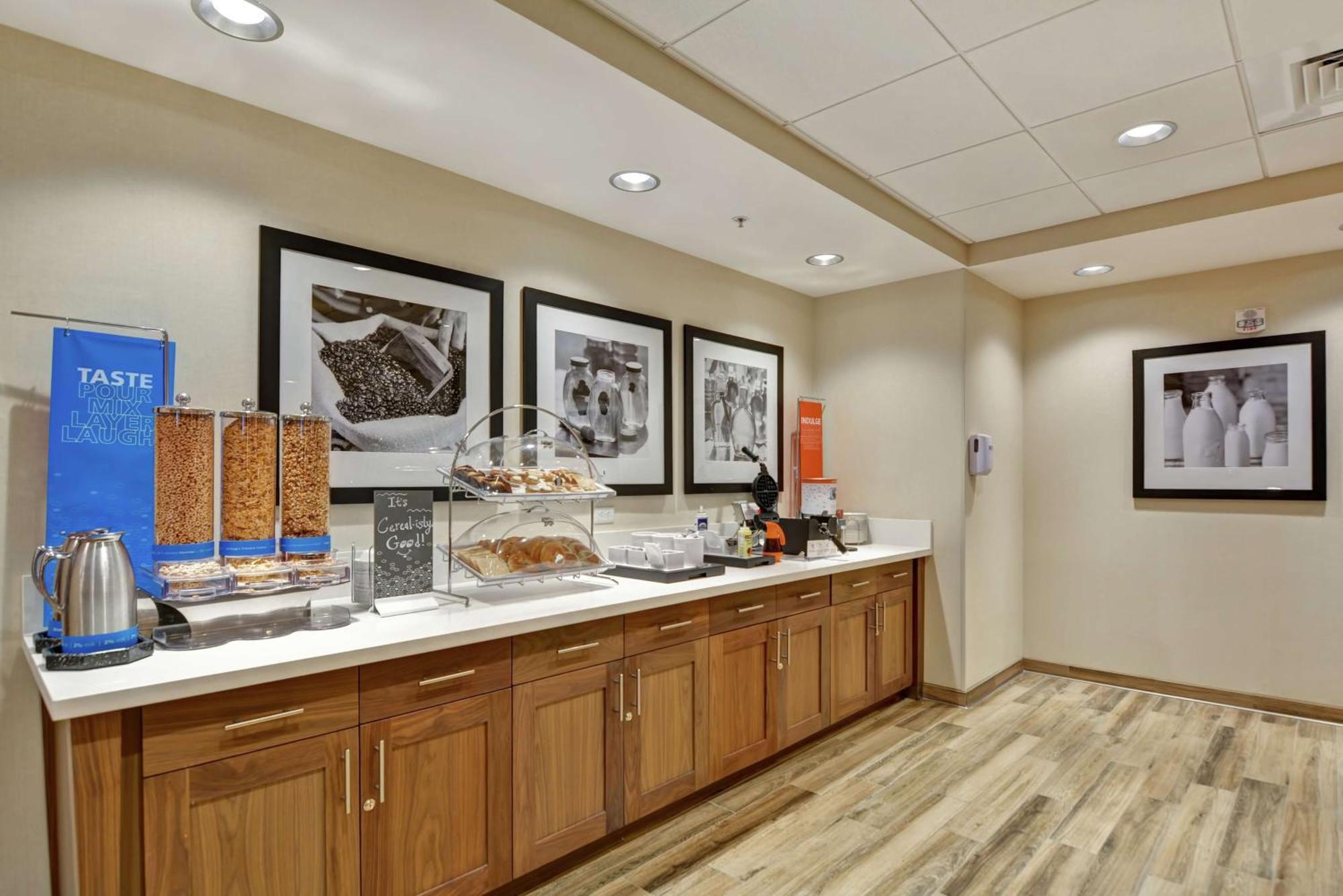 Hampton Inn & Suites Tucson Марана Экстерьер фото